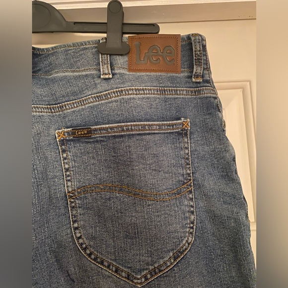 Lee Jeans Straight Taper 36x30 Great, jeans and very lightly used! - Picture 2 of 7